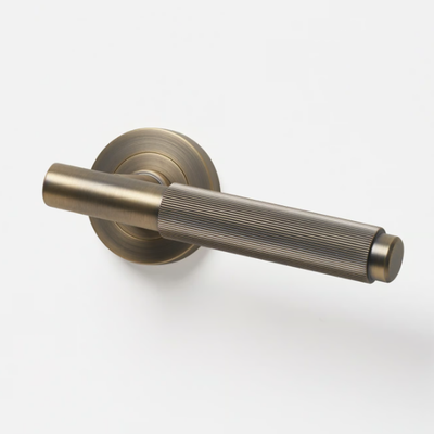 linear-door-handle-lo-co-interiors-641825-rel8dc03a12.jpg